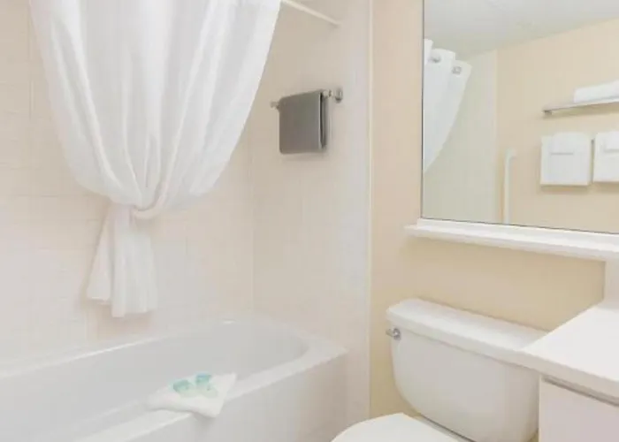Apartment Direct Oceanfront Efficiency With Pool Ocean Stadt